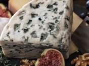 Вкусно и полезно: почему стоит есть фету и моцареллу