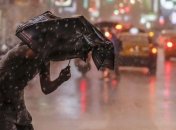 В Китае в результате проливного дождя погибли люди