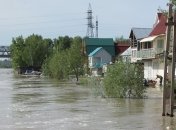 В пригороде Барнаула прорвало дамбу, жители покидают свои дома