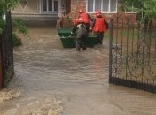 У Чернівецькій області паводок частково зруйнував дві дамби