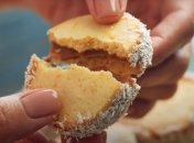 Вкусная альтернатива орешков со сгущенкой: рецепт восхитительного печенья от Лизы Глинской (видео)