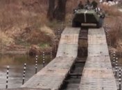 Украинские военные построили мост через Северский Донец