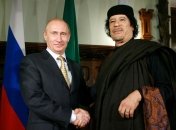 владимир путин и Муаммар Каддафи незадолго до убийства последнего