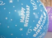 Красивые поздравления с Днем Рождения на 28 февраля: стихи и открытки