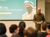 На зустрічах Антон Семенов дає поради людям, які цього потребують