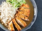 Мясо получается мягким внутри и хрустящим снаружи