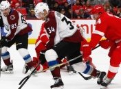 НХЛ: "Каролина" победила "Айлендерс", "Детройт" проиграл "Колорадо"