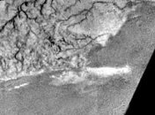 Около Титана замечены светящиеся газовые пятна