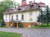 Били, принижували та годували туалетним папером: спливли нові факти знущань в інтернаті на Львівщині