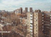 Эти дома были построены в массовых масштабах с 1950-х по 1980-е годы, чтобы обеспечить жилье для миллионов людей (фото создано с помощью ИИ)