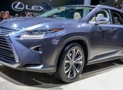 На японском автомобильном рынке появился новый Lexus