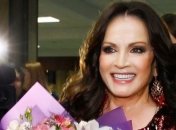 София Ротару упала на сцене во время концерта 