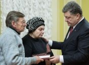 Президент наградили троих иностранцев, погибших на Майдане