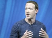 Цукерберг: Facebook работает "в условиях войны"