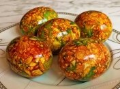 Как оригинально покрасить яйца на Пасху: мраморный эффект при помощи двух ингредиентов