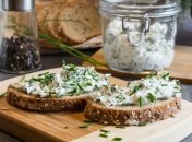 Намазка виходить пікантною та смачною