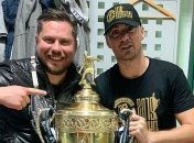 "Чемпион отдыхает": Милевский уснул в машине (Видео)