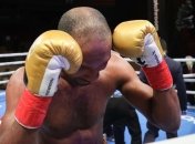 Боксер, проигрывая титульный бой на карточках судей, нокаутировал соперника в 12-м раунде (видео)