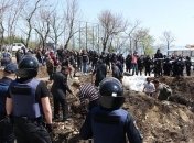 В Одессе подрались за пляж, который готовили под застройку, есть задержанные