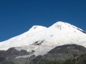 Харьковские альпинисты установили флаг города на Эльбрусе