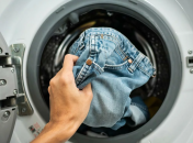 Джинси в пральній машині