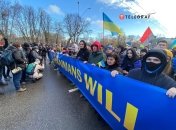 В Киеве сотни людей вышли на Марш единства.
