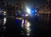 В Нью-Йорке вертолет упал в Гудзон, пилот выжил 