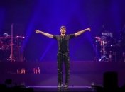 Пил водку и целовал фанатку на сцене: в Киеве прошел концерт Энрике Иглесиаса