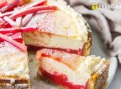 Чизкейк с ревенем станет хитом на вашем столе (изображение создано с помощью ИИ)