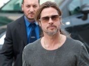 Брэд Питт чувствует себя спокойно лишь с оружием в руках