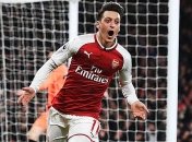 Месут Озил продлил контракт с "Арсеналом"