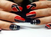 Геометрія включена у тренди нейл-арту навесні 2024