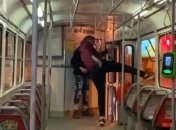 Дохулиганился: напавшему на женщину-водителя в харьковском трамвае грозит до 5 лет тюрьмы