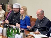 Елена Кондратюк во время молитвенного завтрака в Сейме Польши