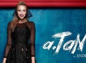 Оля Полякова сняла кокошник ради Андре Тана