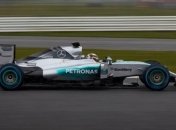 В Mercedes показали новую машину (Видео)