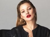 Кейт Мосс раскритиковали за плохую фигуру