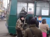 В Конотопе загорелся трамвай с пассажирами