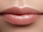 Правильний догляд за губами взимку