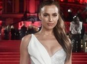 Знаменитая модель Ирина Шейк поразила своим стильным образом