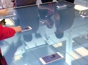 В Apple Store появились интерактивные 3D Touch столы