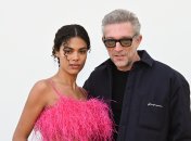 Тина Кунаки и Венсан Кассель 12 декабря 2022 года во Франции