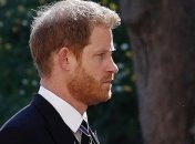 Принц Гарри приехал на похороны принца Филиппа: первый выход внука Елизаветы II в Лондоне