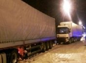 В Винницкой области 39 грузовиков попали в пробку из-за непогоды