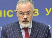 Табачник предложил трудоустроить девушку, ударившую его цветами