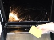 Як відчистити духовку від жиру та нагару — простий спосіб