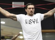 Усик оригинально пригласил болельщиков на бой со Спонгом (Видео)
