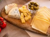 Как хранить сыр, чтобы он долго оставался вкусным: главные правила и маленькие хитрости