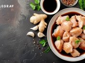 Курица в соевом соусе – отличный вариант сытного и пикантного ужина (изображение создано с помощью ИИ)