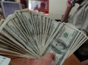 Эксперт рассказал, почему украинцы панически скупают валюту